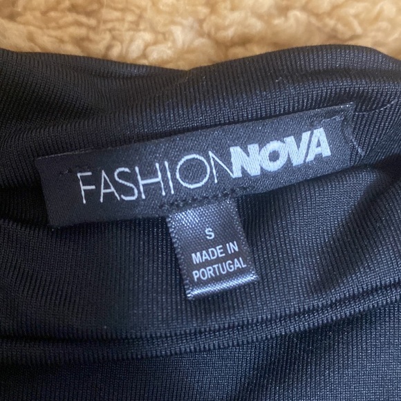 Black set - Picture 3 of 3